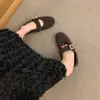 Sapatos de Algodão Quente com Forro de Lã Estampa de Leopardo e Uma Tira para Mulheres, Novos Sapatos Mary Jane Peludos Estilo Inverno, Sapatos Birkenstock Planos Retrô