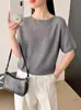 Roupas Femininas de Primavera 2026 Novo Estilo Coreano Versátil Blusa de Tricô de Manga Curta, Camisa Básica Fina Listrada Solta Emagrecedora