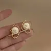 Pendientes de Borla de Flor Redonda Francesa con Perlas, Pendientes Sencillos, Modernos y Versátiles, Pendientes de Lujo Ligero y de Gama Alta para Mujeres