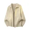 Nuevo cárdigan largo para hombre de estilo lujo discreto 'old money', con cuello de solapa, tejido de ochos y doble cremallera