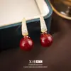 Pendientes Vintage de Perlas Geométricas Microincrustadas Estilo Francés, Estilo de Nicho a la Moda, Pendientes Versátiles con un Toque de Lujo Ligero y de Alta Gama para Mujer
