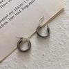 Pendientes vintage desgastados de plata de ley 925 para mujer, ligeros, de lujo, de alta gama, con hebilla de plata tailandesa, sencillos y elegantes.