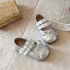 Sapatos de Princesa com Laço para Meninas 2026 Primavera/Verão Nova Moda Infantil Versátil Mary Jane Pequenos Sapatos de Couro Sapatos Individuais de Pérola