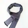 Bufandas de Moda y Versátiles para Hombre al por Mayor en Stock Otoño e Invierno Nuevas Cuadros Jacquard Seda Cepillada Fabricante
