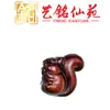 Cadeia de Telefone Esquilo Comendo Nozes de Sândalo Verde Yiming Xianyuan Escultura em Jacarandá Animal de Desenho Animado Pingente Decoração de Bolsa