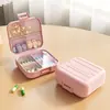Organizador de pastillas portátil, un recipiente sellado para almacenar y dispensar medicamentos, perfecto para llevar pastillas contigo durante toda la semana, con compartimentos para cada día de la semana y para tres comidas al día