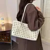 Bolsa de cesta casual de verão para viagem, design moderno vazado, bolsa de ombro, bolsa de axila, alta qualidade, grande capacidade e bolsa tote versátil