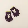 Luvas infantis de desenho animado com etiqueta, luvas de cinco dedos quentes e à prova de frio de inverno, luvas de lã tricotada com blocos de cor de desenho animado, espessadas