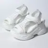 Sandalias tejidas de suela gruesa talla grande 2026 Nuevo estilo de verano Plataforma Romana Europea y Americana Casual Venta al por mayor Zapatos cómodos de suela blanda