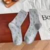 Calcetines holgados de otoño e invierno, amigables con la piel y cómodos, calcetines de media pantorrilla con estampado floral pequeño para mujer, calcetines largos versátiles estilo Ins, calcetines de algodón peinado para mujer