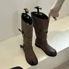 Botas de Couro Color Block com Fivela Redonda e Bico Redondo Estilo Retrô Niche Botas Martin 2026 Nova Salto Grosso Versátil Acima do Joelho para Calça de Motociclista