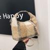Bolsos de Lana de Nicho de Moda Otoño e Invierno para Mujer 2026 Nuevo Bolso Cruzado Versátil Tipo Bollo para Salidas y Bolsos de Mano Pequeños