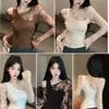 Principios de otoño, patchwork de encaje puro y seductor, camiseta de manga larga de dos piezas simuladas con copas incorporadas en el pecho, un top exterior elegante y que realza la figura para mujer