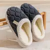 Chinelos de algodão para mulheres no outono e inverno, para uso doméstico em ambientes internos, com sola grossa, antiderrapantes, quentes, chinelos de pelúcia, casal, masculinos, inverno