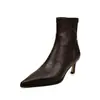 Botas de tornozelo femininas elásticas de pele de carneiro com acabamento texturizado, botas de corte justo, novas botas de salto alto fino bico fino para outono e inverno, botas de tornozelo femininas