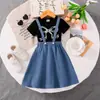 Vestido de Verano para Niñas Estampado de Moños Manga Corta Camiseta Vestido de Tirantes Imitación Denim Venta al por Mayor