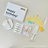 Utensilios para pastel cumpleaños juego de regalo de seis piezas tienda de repostería juego de suministros para fiesta al por mayor juego de cubiertos y platos desechables