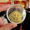 Adesivo de celular estilo Shuibei em ouro puro 999 com motivos de dinheiro e ovelhas, acessório criativo para atrair clientes, brindes no atacado