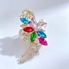 Nuevo broche de flor y hoja de cristal estilo europeo y americano, profusamente adornado con diamantes, diseño calado, adecuado como accesorio para vestidos, trajes y abrigos