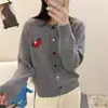 Cardigã casual de manga comprida estilo coreano com bordado de pônei, nova jaqueta suéter versátil e que rejuvenesce para primavera/outono para mulheres