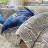 Juego de cuatro piezas de terciopelo de leche clase A invierno doble cara engrosado terciopelo coral ropa de cama para dormitorio estudiantil juego de tres piezas de franela edredón z