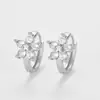 Nuevos Pendientes de Copo de Nieve de Estrella de Cinco Puntas Estilo Europeo y Americano, Clips para Orejas de Diseño Sencillo de Flor, Pendientes para Mujer con Temperamento de Moda Europea y Americana