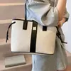 Bolsa Tote Color-Blocking Fashion para Mulheres 2026 Novo Modelo de Alta Qualidade Grande Capacidade Bolsa de Ombro Casual Versátil Tendência