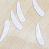Cuchara de plástico blanca en forma de media luna de fábrica, palo para recoger crema facial, cuchara para crema facial, herramienta para excavar.