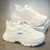 Zapatos para Hombre 2026 Nuevo Modelo Otoño Zapatos de Malla Transpirable para Hombre Tendencia Versátil Suela Gruesa Aumentadores de Altura Deportivos Casuales Zapatos de Papá