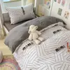Juego de ropa de cama de tres piezas de algodón puro para dormitorio universitario, sábana individual, funda de edredón, sábana bajera ajustable, ropa de cama modelo nuevo 2026