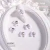 Acessórios de nail art da moda com tema Sailor Moon: Decorações de unhas em formato de coração com strass, brilhantes, versáteis e tridimensionais, disponíveis para atacado