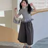 Conjunto de Niña Estilo Coreano 2026 Verano Nuevo Estilo para Niños Mayores, Camiseta de Manga Corta a Cuadros con Adorno de Encaje, Pantalones de Pierna Ancha, Pantalones Rectos