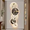 Relógio de Parede Moderno de Luxo Leve para Corredor de Entrada Hall dos Nove Peixes Passagem Silenciosa Relógio para Sala de Estar Pintura Relógio com Toque de Alto Padrão Luminária de Parede