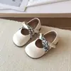 Zapatos de cuero para niños de suela blanda para primavera y otoño, estilo perla para bebé, versión coreana, zapatos de una sola suela blanda, zapatos de princesa para niñas, negro
