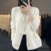 Cardigã Outono/Inverno 2025 para Mulheres com Gola de Terno, Padrão Jacquard, Jaqueta com Bolsos, Suéter Solto e Casual, Peça de Tricô para Usar por Cima