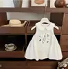 Vestido de Niña Estilo Francés 2026 Verano Bordado con Parche Sin Mangas para Bebés, Vestido Delgado de Solapa a la Moda