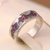 Anel Estilo Palácio Retro Huajie Esculpido à Mão com Zircônia Sintética Incrustada, Joia de Anel Exquisita e Versátil para Mulheres