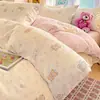 2026 Novo Conjunto de Roupa de Cama de Algodão 100% Quatro Peças Lençol de Cama Totalmente Algodão Capa de Edredom Estilo Fresco Conjunto de Roupa de Cama de Três Peças para Dormitório de Estudante