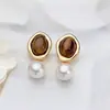 Aretes de Perla de Agua Dulce Natural para Mujer Ojo de Tigre Adornos de Oreja Retro Triángulo Lujo Ligero Nicho Sensación de Alta Gama Pendientes Venta al por Mayor