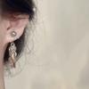 Brincos de Pérola Cinza com Borla de Espigas de Trigo Cintilantes Estilo Francês para Mulheres Outono e Inverno Brincos de Duas Formas Niche High-end