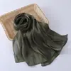 Lenço Longo Cruzado Respirável e Fresco de Cetim Crepe Ilha Lenço de Seda Brilhante Malaio Lenço de Cabeça Fabricante Atacado