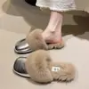 Novas Chinelos de Inverno 2026 de Pelo de Coelho Plano Slip-On Estilo Francês Inspirados em Chanel Meio Chinelos Fechados para Mulheres Uso Externo