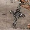 Colgante de acero de titanio para hombre con diseño de Cruz de Rosa Retro Artística marca de moda ins personalidad punk collar de moda venta al por mayor