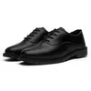 Nuevos zapatos de cuero formales de negocios versátiles para hombre, estilo coreano casual antideslizantes resistentes al desgaste transpirables con cordones AH05