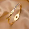Pulsera de Acero Inoxidable Moderna y Popular 18K Personalizada y a la Moda Recubrimiento al Vacío Que No Se Desvanece