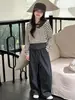 Conjunto para Niñas 2026 Nuevo Llegado de Otoño para Niños de Edad Media y Mayores Sudadera con Bloques de Color y Rayas Pantalones de Chándal Conjunto de Tres Piezas Ropa de Otoño para Niños Estilo Coreano