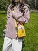 Bolsa funcional com cordão para garrafa de água para homens e mulheres, bolsa leve para esportes ao ar livre e lazer, bolsa transversal para viagens e caminhadas, bolsa para celular