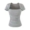 Camiseta Curta Estilosa de Verão com Gola Quadrada, Falsa Duas Peças, Manga Curta, Bojo no Peito, Design Ruched, Top Básico Puro Desejo