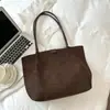Nova Cesta de Legumes de Grande Capacidade Outono/Inverno 2026 Bolsa de Mão Feminina Estilo Ins para o Trabalho Bolsa Tote de Couro Europeu