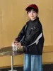 Ropa Infantil Tongku Colección Otoño 2026 Chaqueta para Niños con Elegante Bordado de Letras Estilo Coreano Bloque de Color Holgada con Cremallera Abrigo Infantil